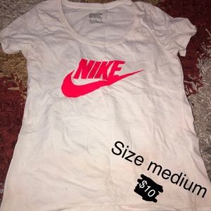 Nike top